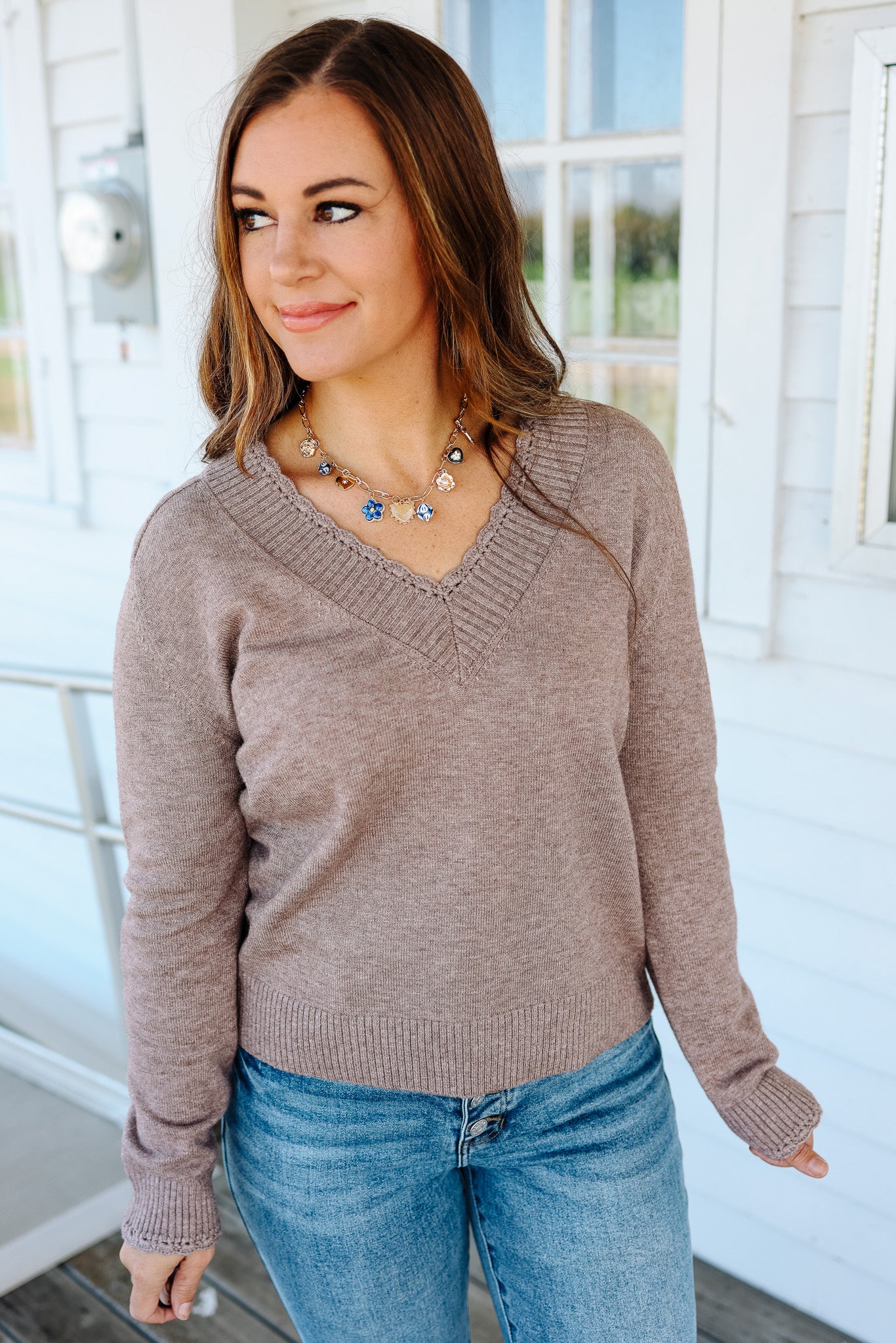 Riven Scallop Edge V-Neck Sweater - Mocha