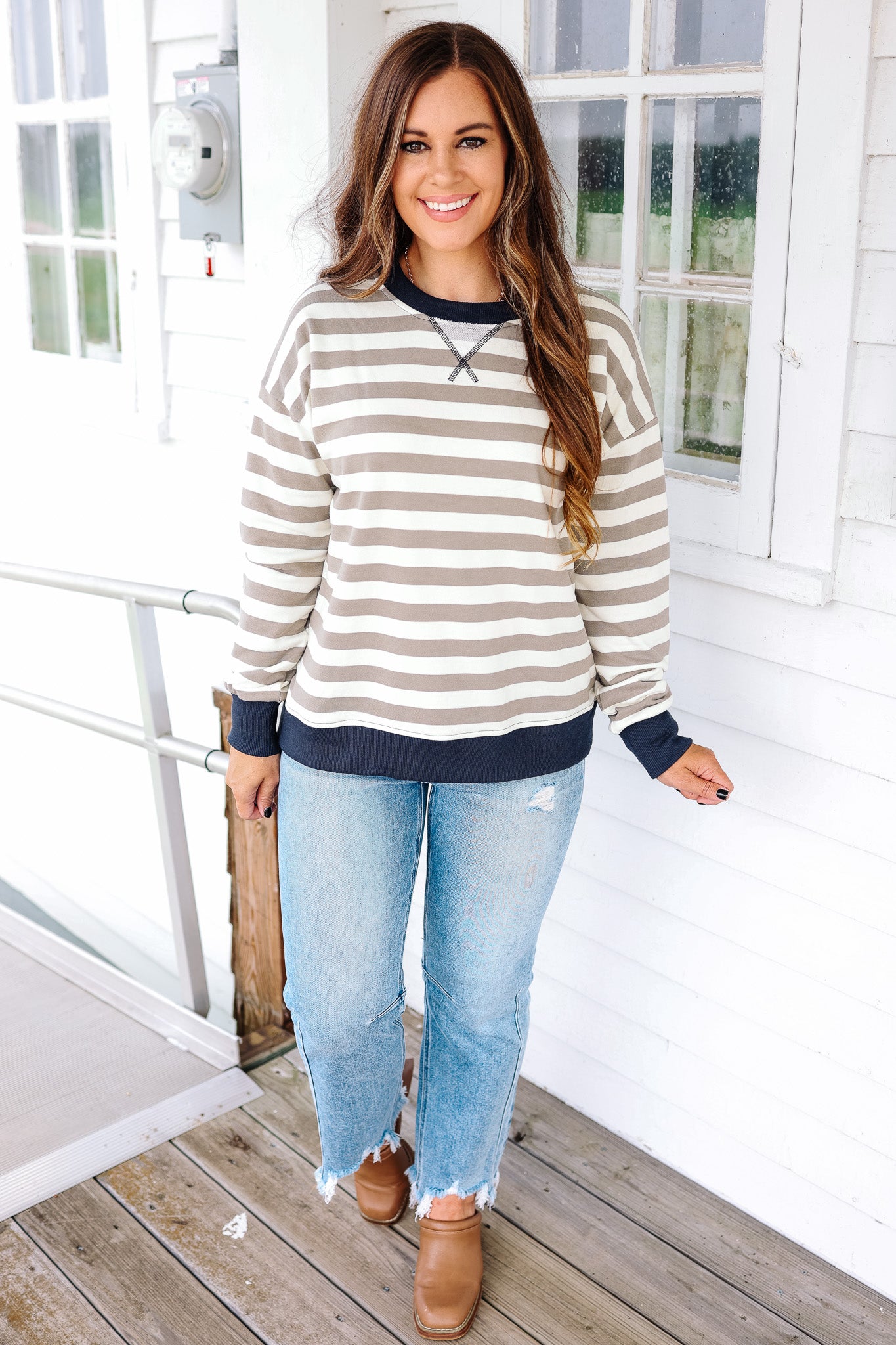 Wren Color Contrast Stripe Sweatershirt - Olive/Navy