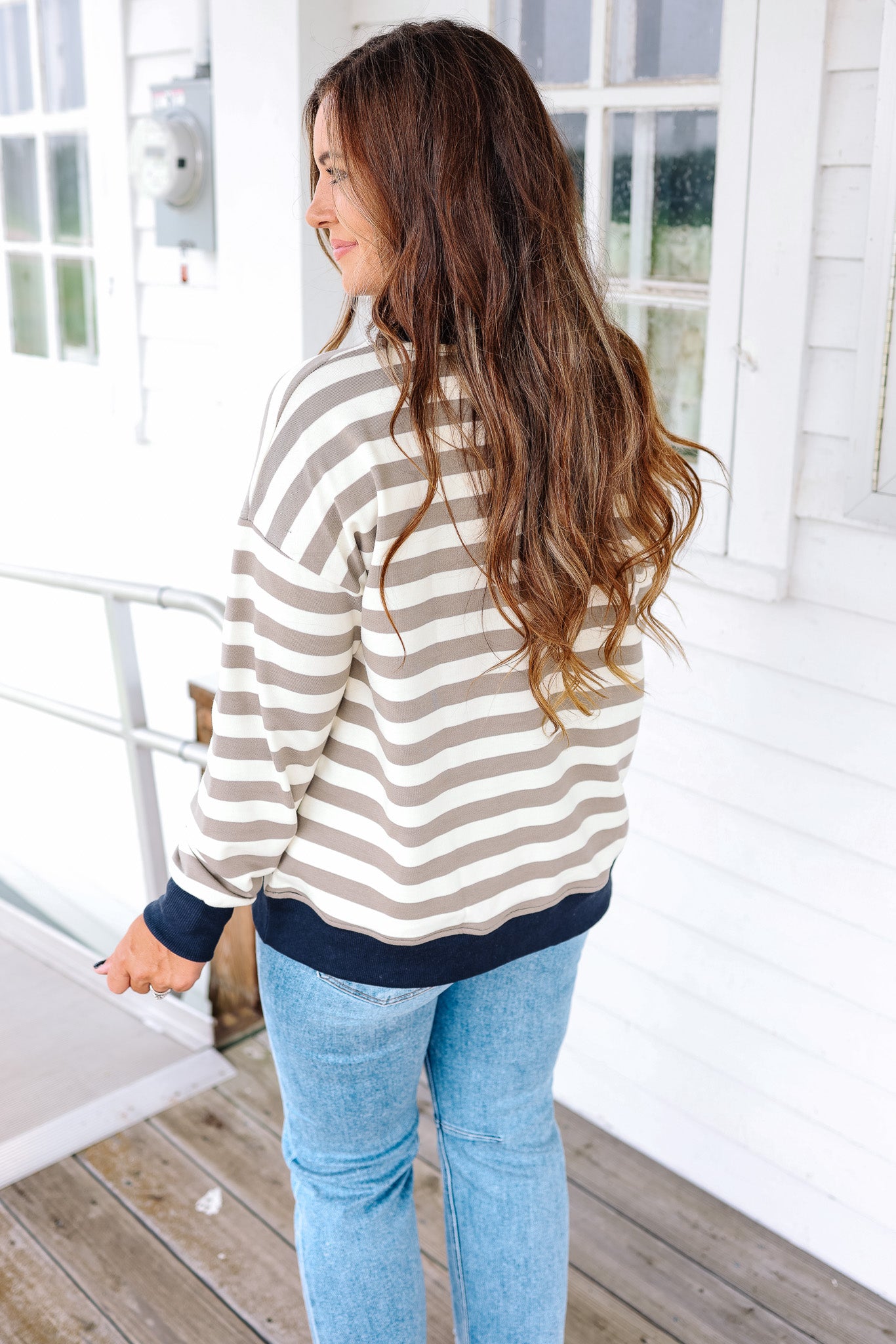 Wren Color Contrast Stripe Sweatershirt - Olive/Navy