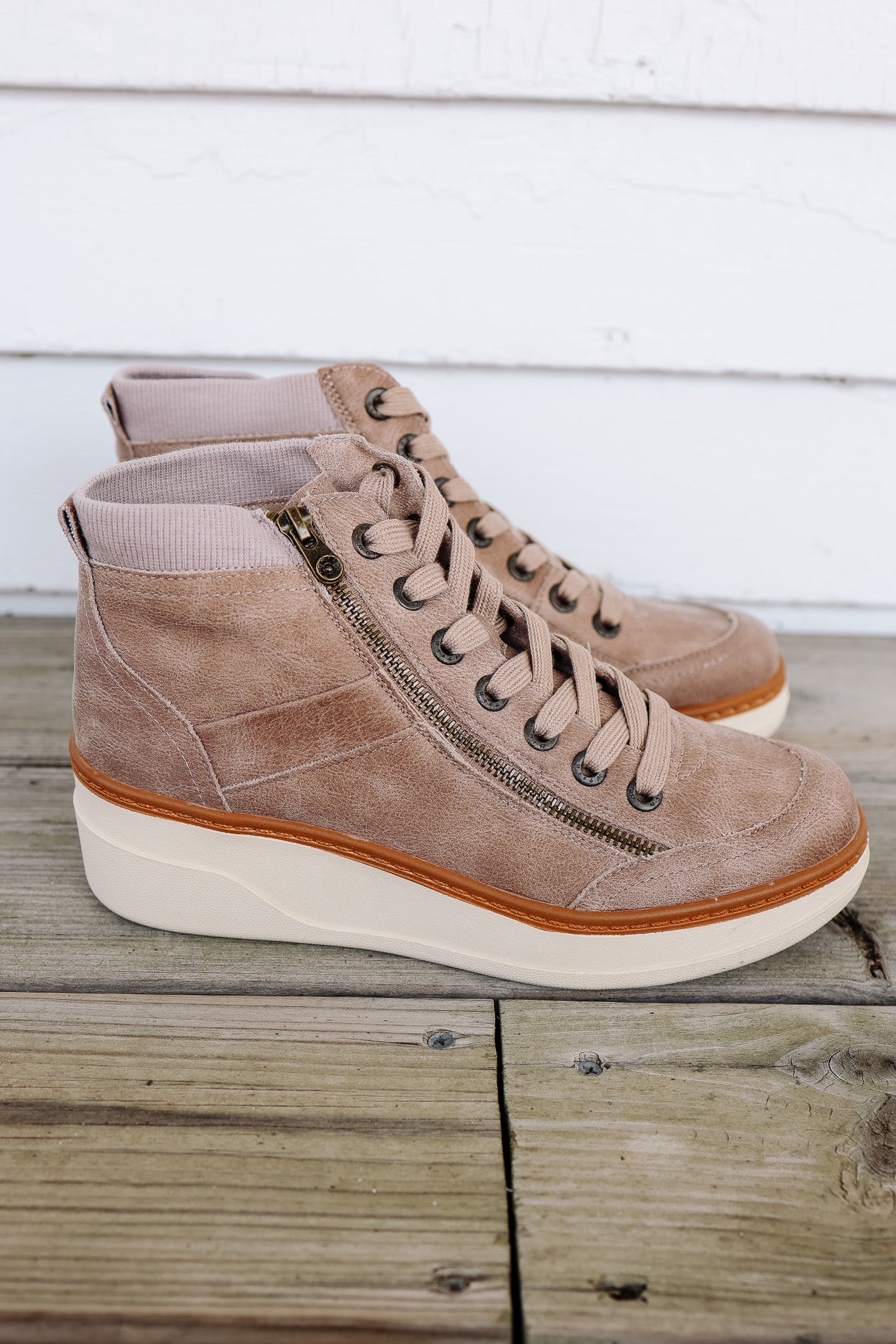Camden Wedge Sneaker - Mushroom