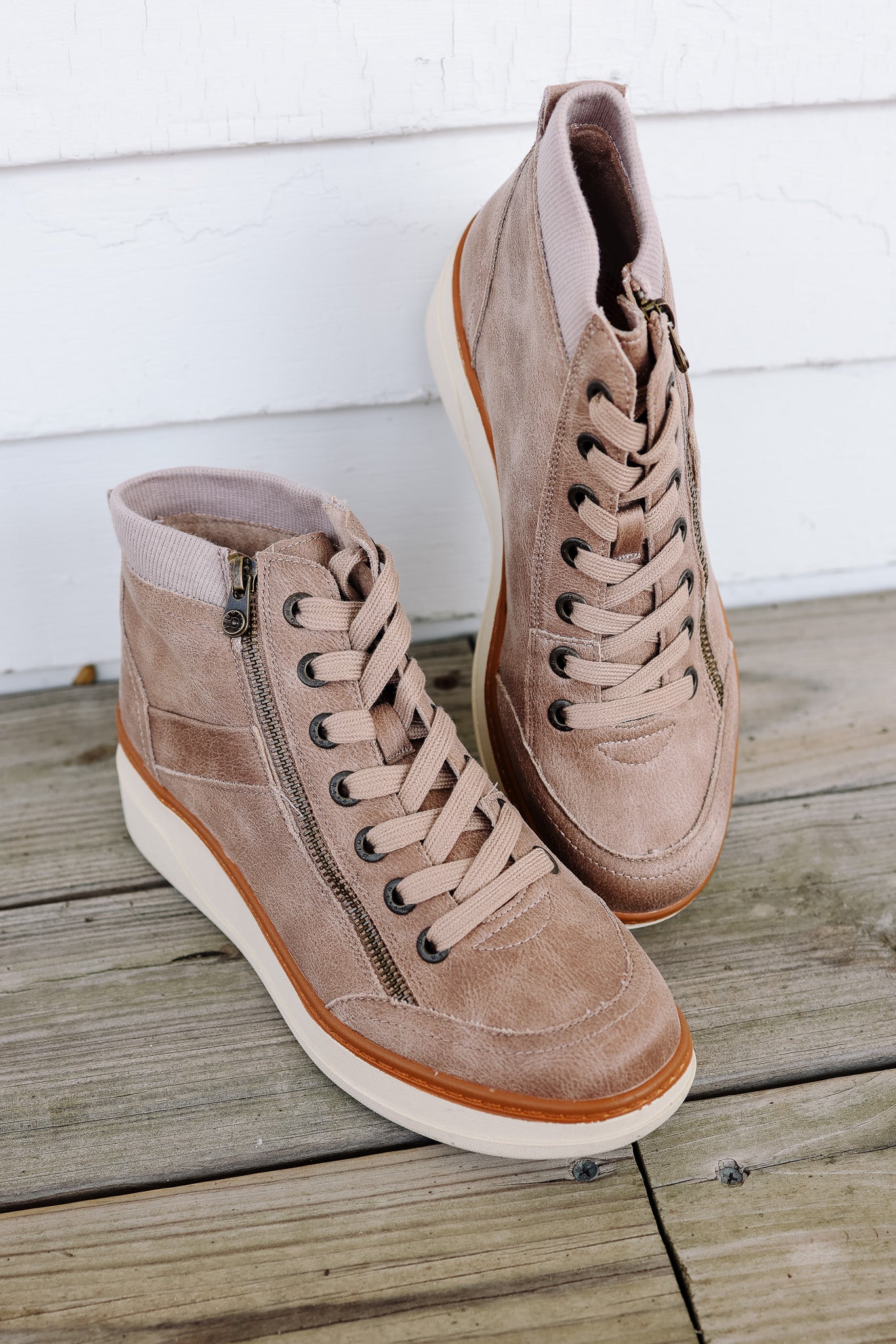 Camden Wedge Sneaker - Mushroom