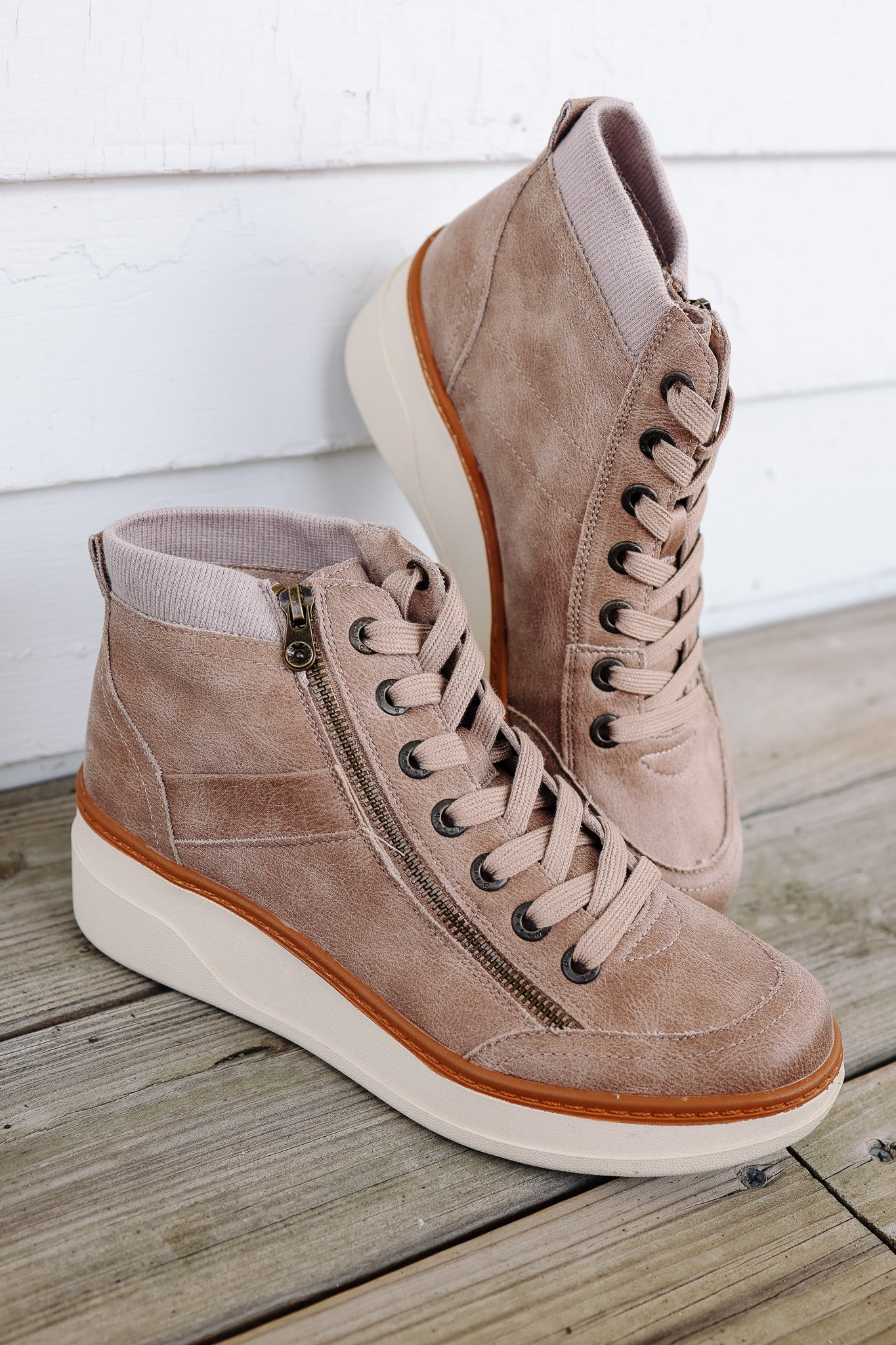 Camden Wedge Sneaker - Mushroom