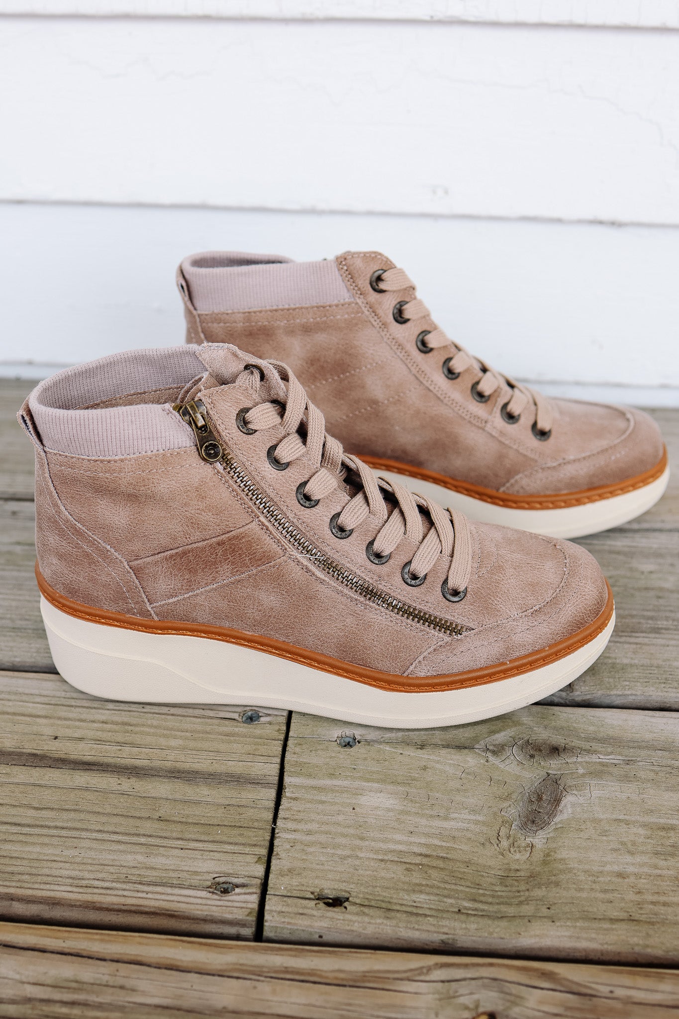 Camden Wedge Sneaker - Mushroom