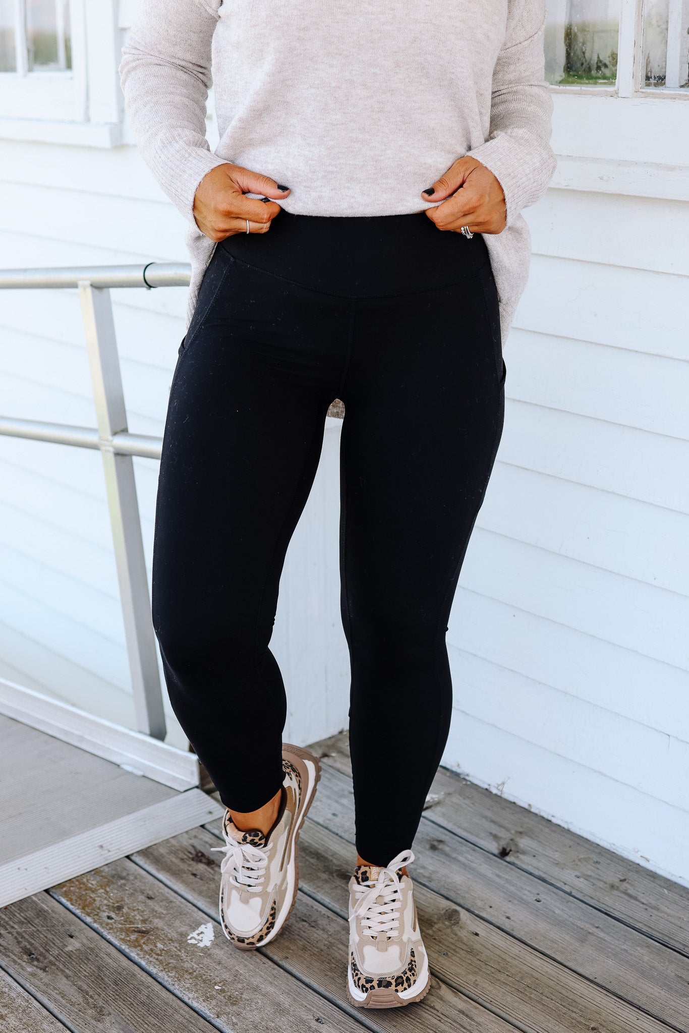 Butter Basic Leggings With Pockets - Black