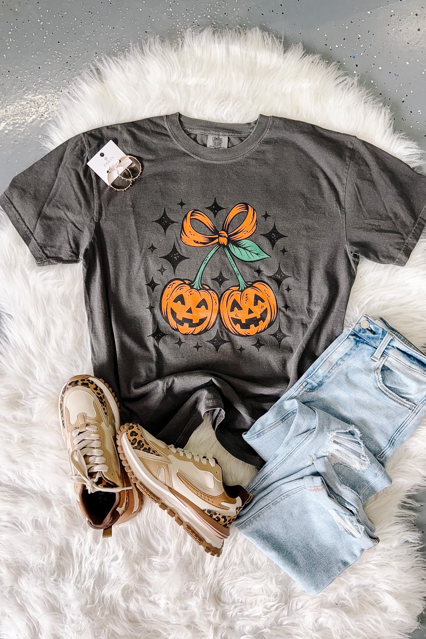 Spooktacular Pumpkin Cheer Graphic Tee - Pepper